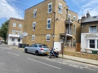 Thumbnail Maisonette to rent in Railton Road, Brixton, London