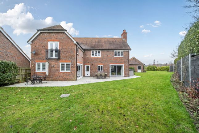 30 Pavilion Close, Pulborough photo 4