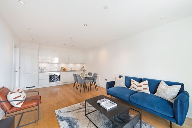 17 Montrose Crescent, Wembley photo 2