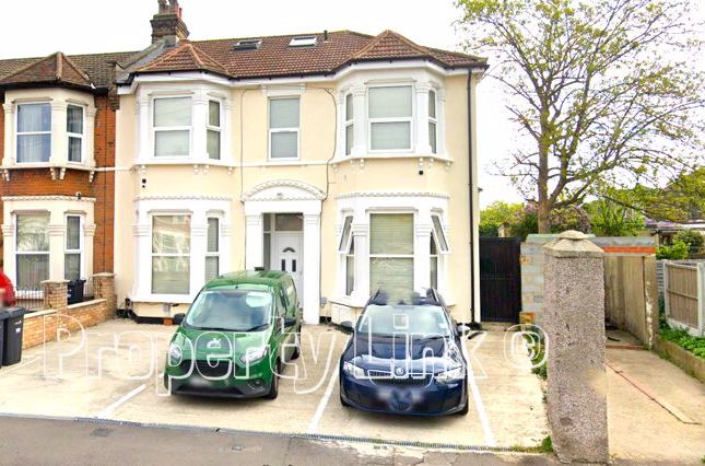 Thumbnail Flat to rent in Selborne Road, Ilford