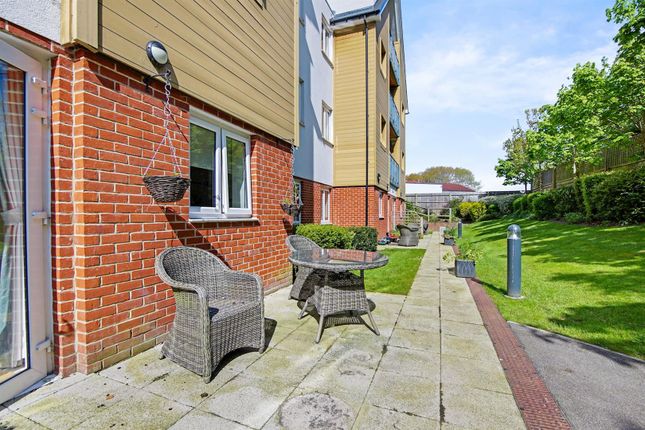 Flat for sale in Lansdown Road, Sidcup