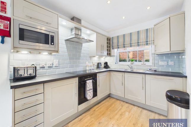 86, Sunrise Drive, Filey photo 2