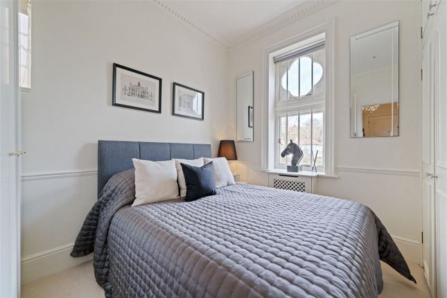Semi-detached house to rent in Frognal, London