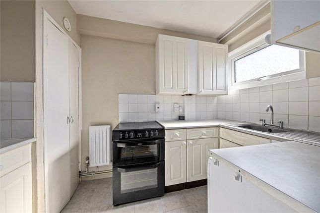 Flat 29 Ashleigh House,, Mortlake High Street, London photo 4