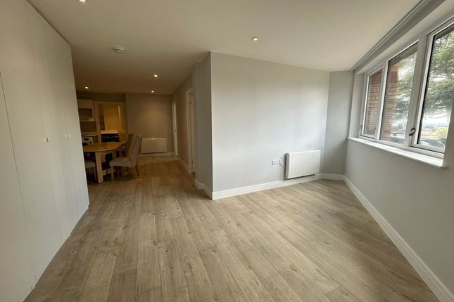 Flat 4, Foliot House, Budshead Road, Plymouth photo 4