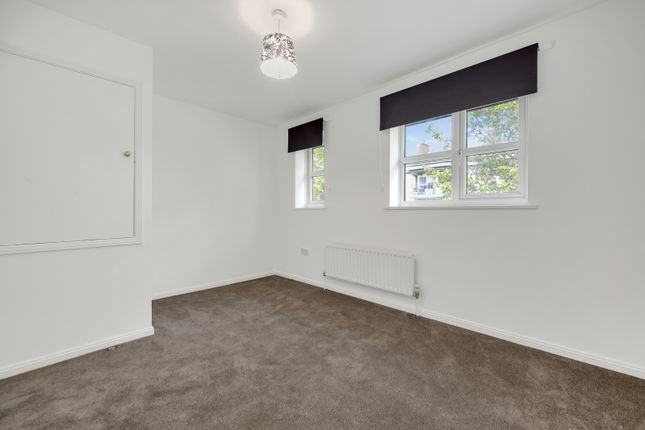 82, Bishops Way, London photo 5