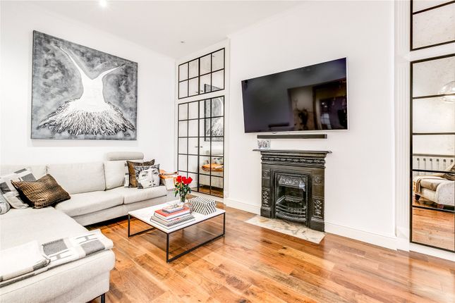 Thumbnail Flat for sale in St. Georges Square, Pimlico