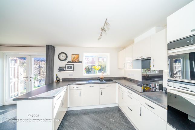 37, Shorelark Way, Cannock photo 3