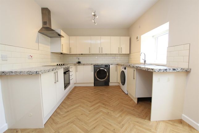 40, Hill Street, Tredegar photo 4