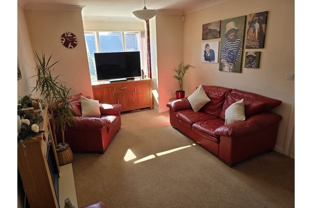 2, Isaac Grove, Torquay photo 3