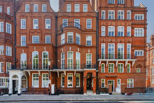 Cadogan Square, Knightsbridge, London SW1X, United Kingdom, 3 bedroom ...