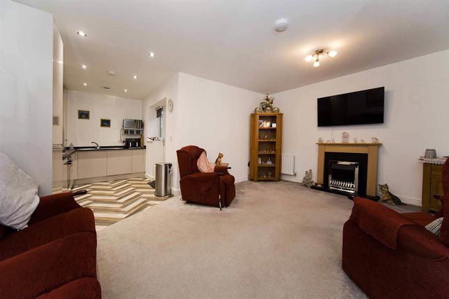 35, Gregory Gardens, Hartlepool photo 3