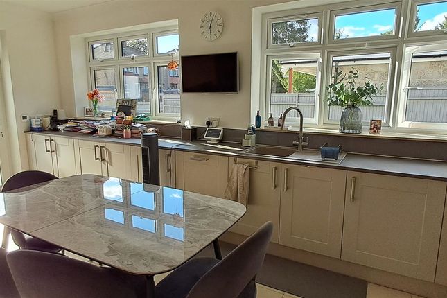 22, Charter Way, London photo 4