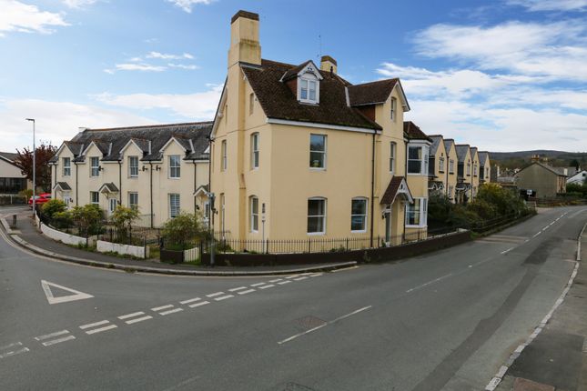 Thumbnail Flat to rent in Dartmoor Court, Bovey Tracey, Newton Abbot