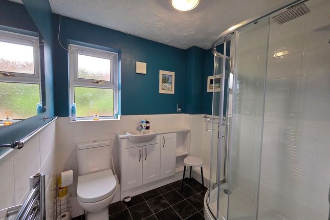 52, Epsom Grove, Milton Keynes photo 3