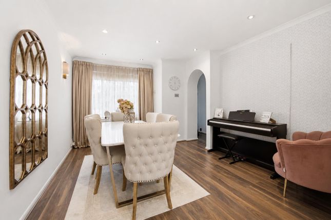 1, Holly Gardens, West Drayton photo 4