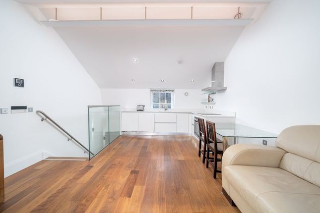 Flat G, 165, Gray's Inn Road, London photo 3