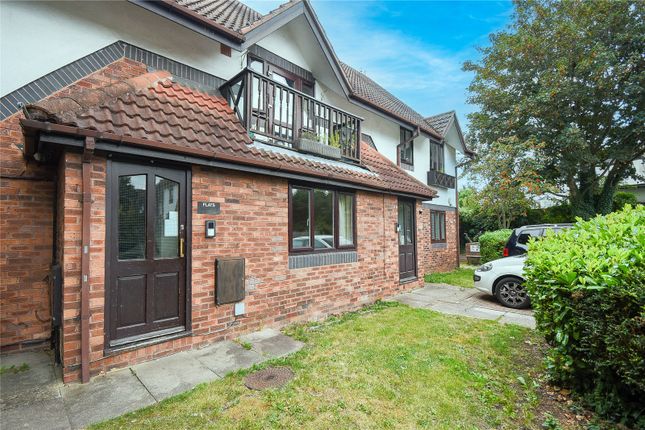 Flat to rent in Osprey Close, West Drayton