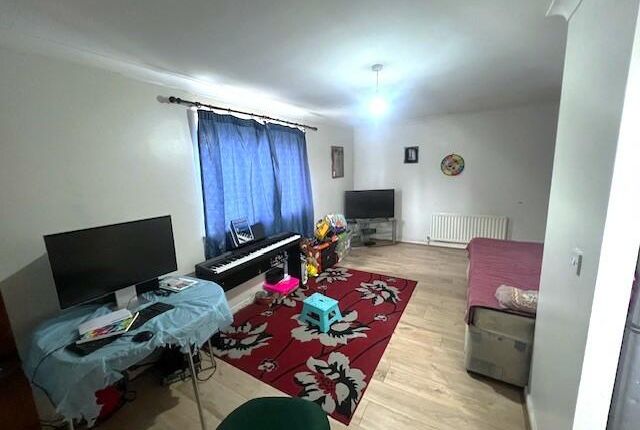 Flat 1 Seamarks Court, Kingsway, Luton photo 4