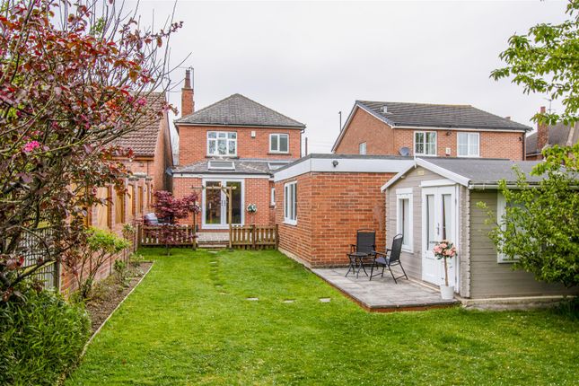 24, Queens Drive, Ossett photo 2