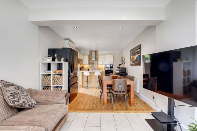 36 Darley Avenue, Nottingham photo 3