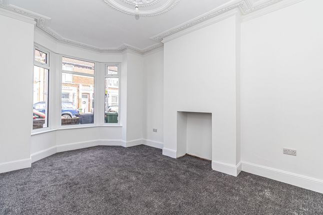 92 Grayshott Road, Southsea photo 2