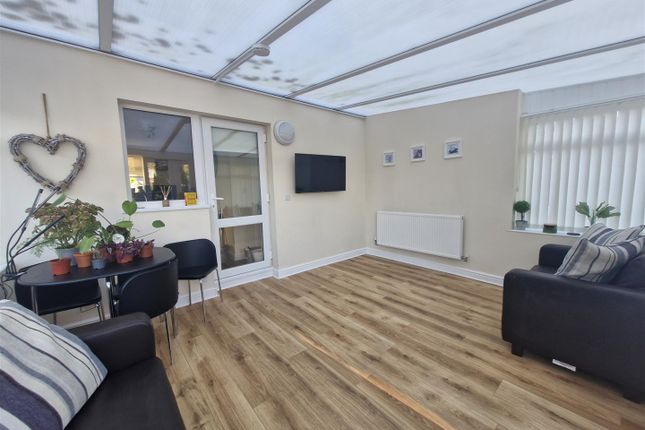 43, Elm Road, Skellow, Doncaster photo 5