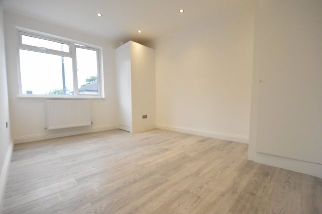 Flat to rent in The Stanfords, East Street, Epsom