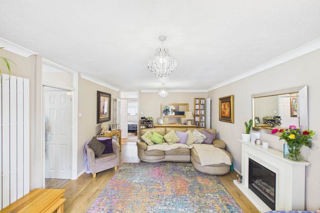 52, Woodlands Way, Horsham photo 3