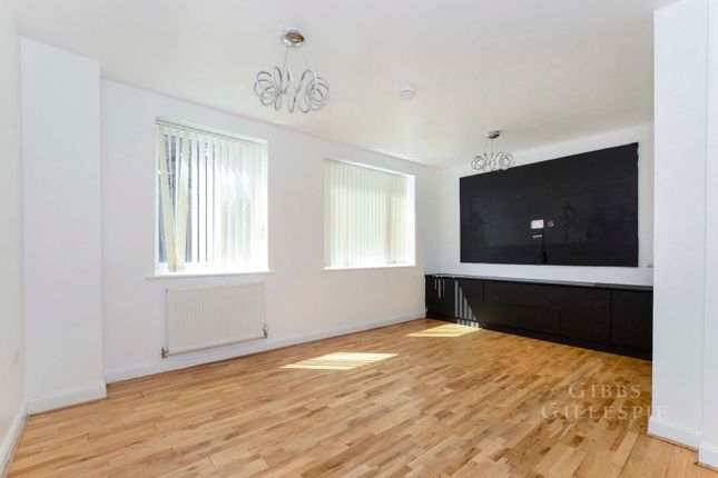 27, Artisan Place, Harrow photo 3