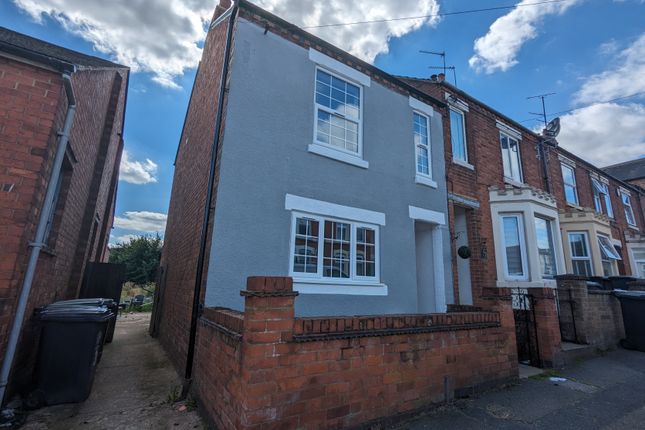 End terrace house to rent in Scarborough Street, Irthlingborough