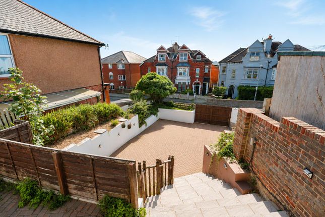 74, Amherst Road, Bexhill-on-Sea photo 3