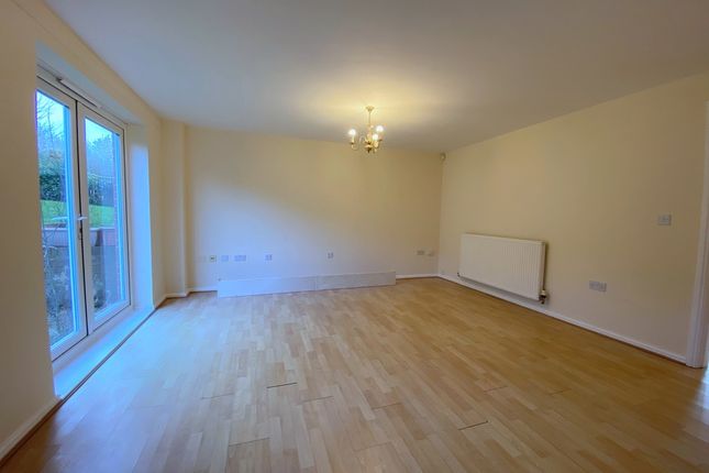 49, Broadoaks, Bury photo 2