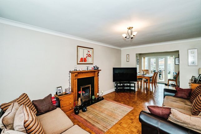 5, Hurston Close, Worthing photo 3