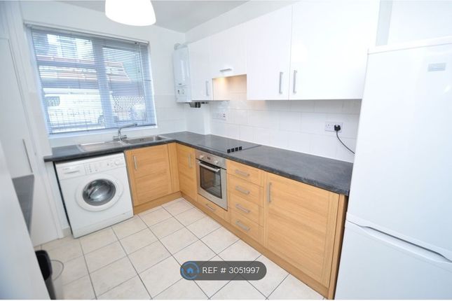 Flat, Buxton Court Thoresby Street, London photo 3