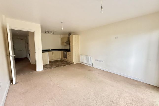 49, Canalside Gardens, Southall photo 2