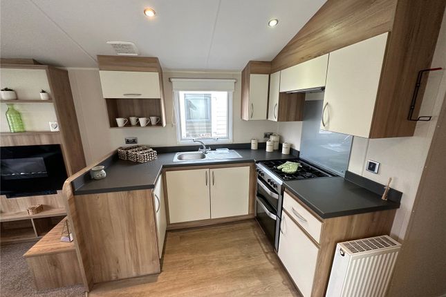 Mobile/park home for sale in Willerby Lymington, Lakeside Holiday Park, Chichester