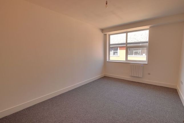 35, Pavilions Court, Trowbridge photo 4