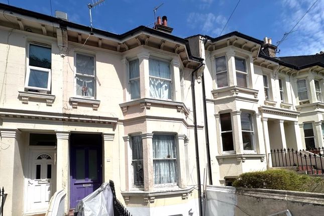 Flat to rent in Ditchling Rise, Brighton