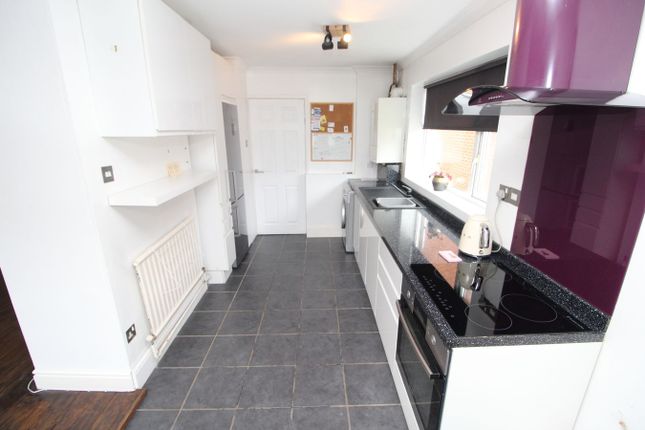 22, Walnut Way, Leicester photo 4