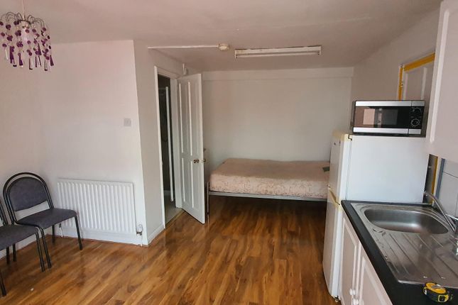 Thumbnail Studio to rent in Greenford Avenue, Southall