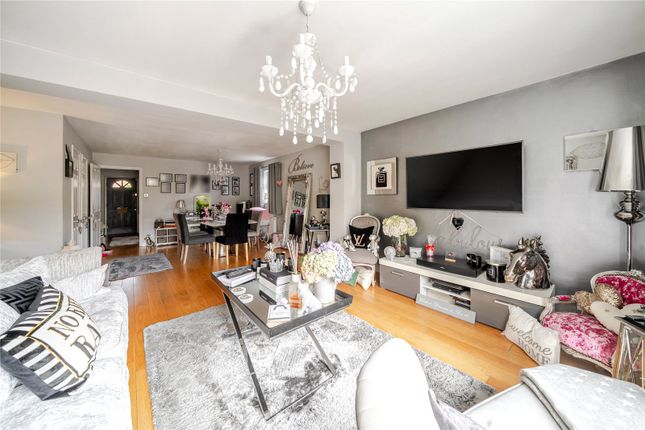 52, Willowhayne Drive, Walton-On-Thames photo 4