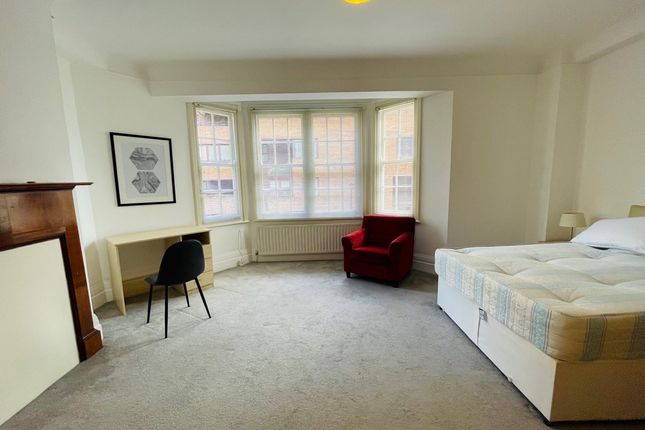 Flat to rent in Park Road, St Johns Wood