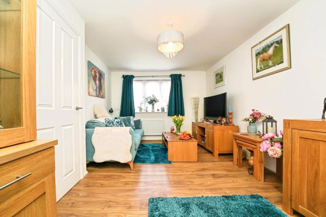 17, Whatling Way, Dursley photo 2