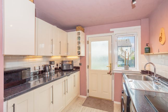 8, Dinmont Avenue, Dumfries photo 3