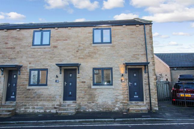 Thumbnail Town house to rent in Stott Terrace, Bradford