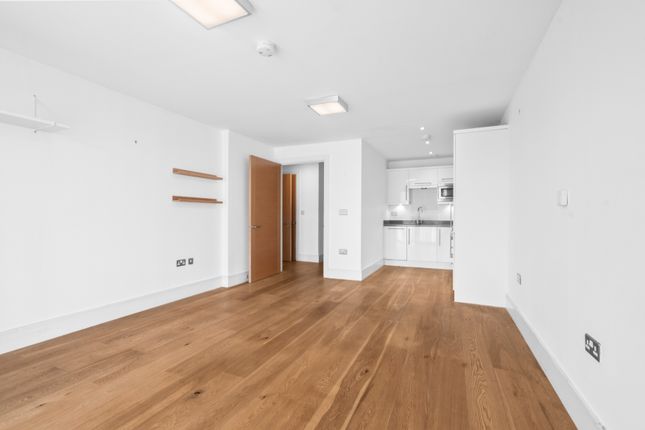 999, Kilburn Park Road, London photo 4