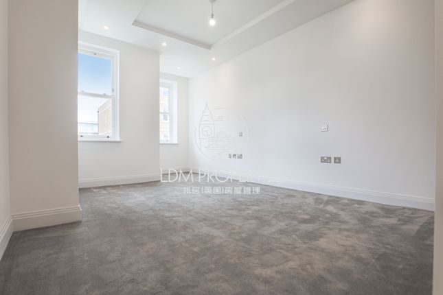 Flat for sale in Atkinson Close, London