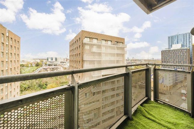 Flat 174, Trentham Court, London photo 4