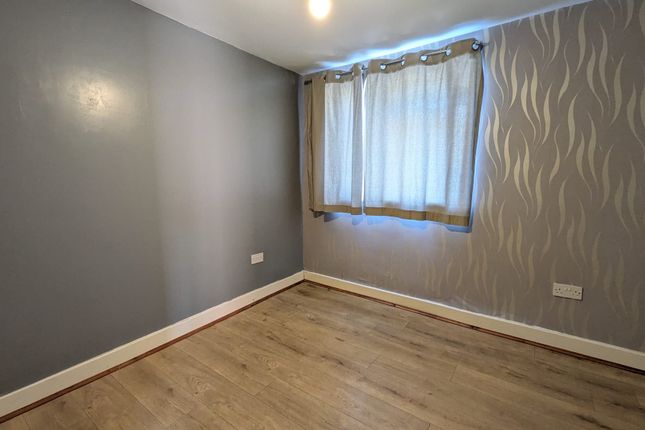 Flat 1, 58 - 60, Dean Road, Southampton photo 3